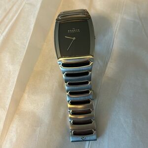 Men’s Skagen Denmark watch. Silver. Worn once! EUC! Model 584LSXM.